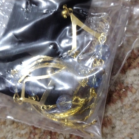 Women's Stunning Gold tone & Blue Beads Fringed Chandelier 3" Drop Earrings - Picture 7 of 7